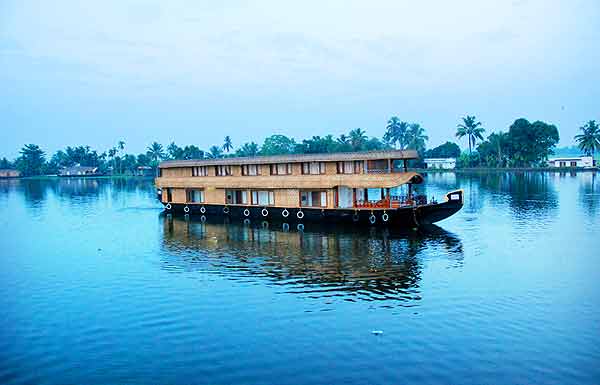 Meridien House Boat